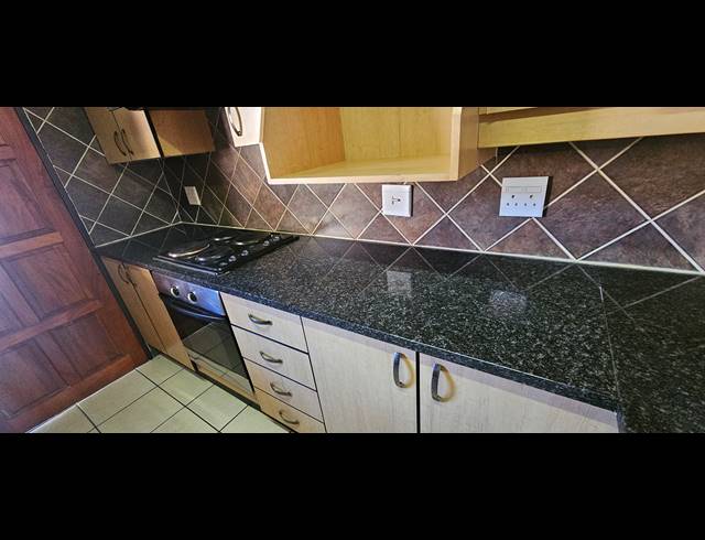 2 BEDROOM TOWNHOUSE FOR SALE IN ALBERTON NORTH